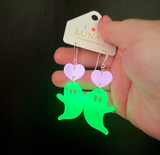 Glow-in-the-Dark Ghost Earrings – Halloween Acrylic Jewelry for Sensitive Ears